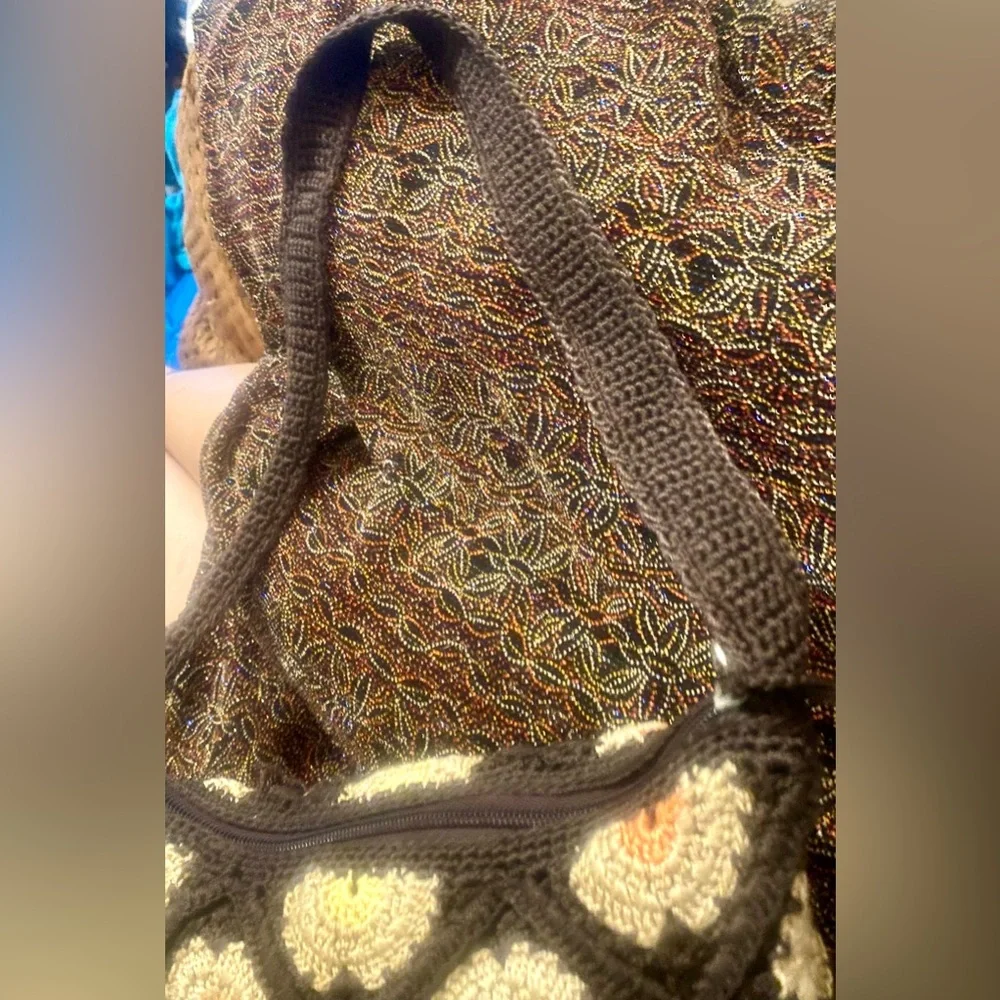 SENT AS FREE GIFT!  SAK Crocheted Floral Purse with Top Zipper, Long Strap - Picture 6 of 9